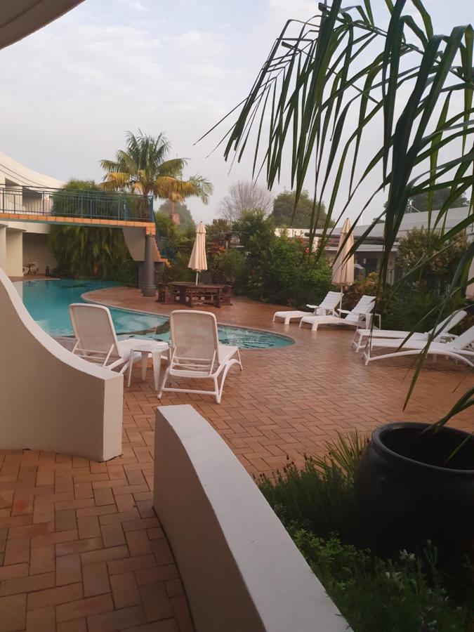 Breakers Motel Whangamata Buitenkant foto